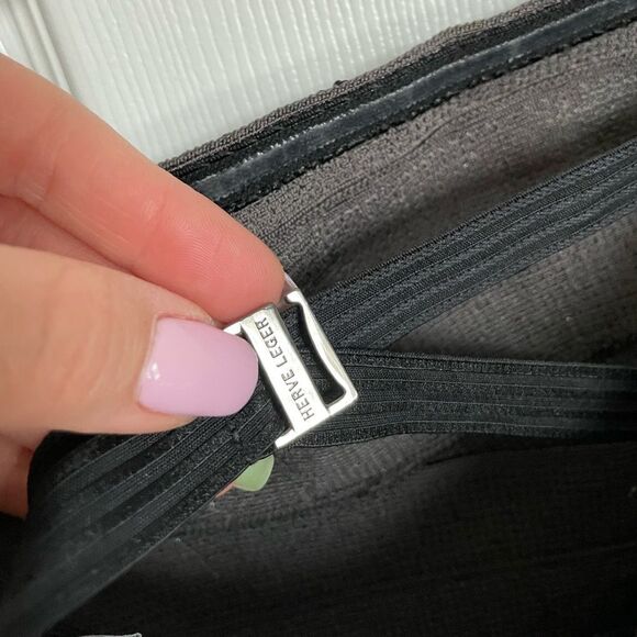 Hervé Leger
Shadow Grey Simone Sequined Strapless Bandage Cocktail Dress… - Picture 7 of 13